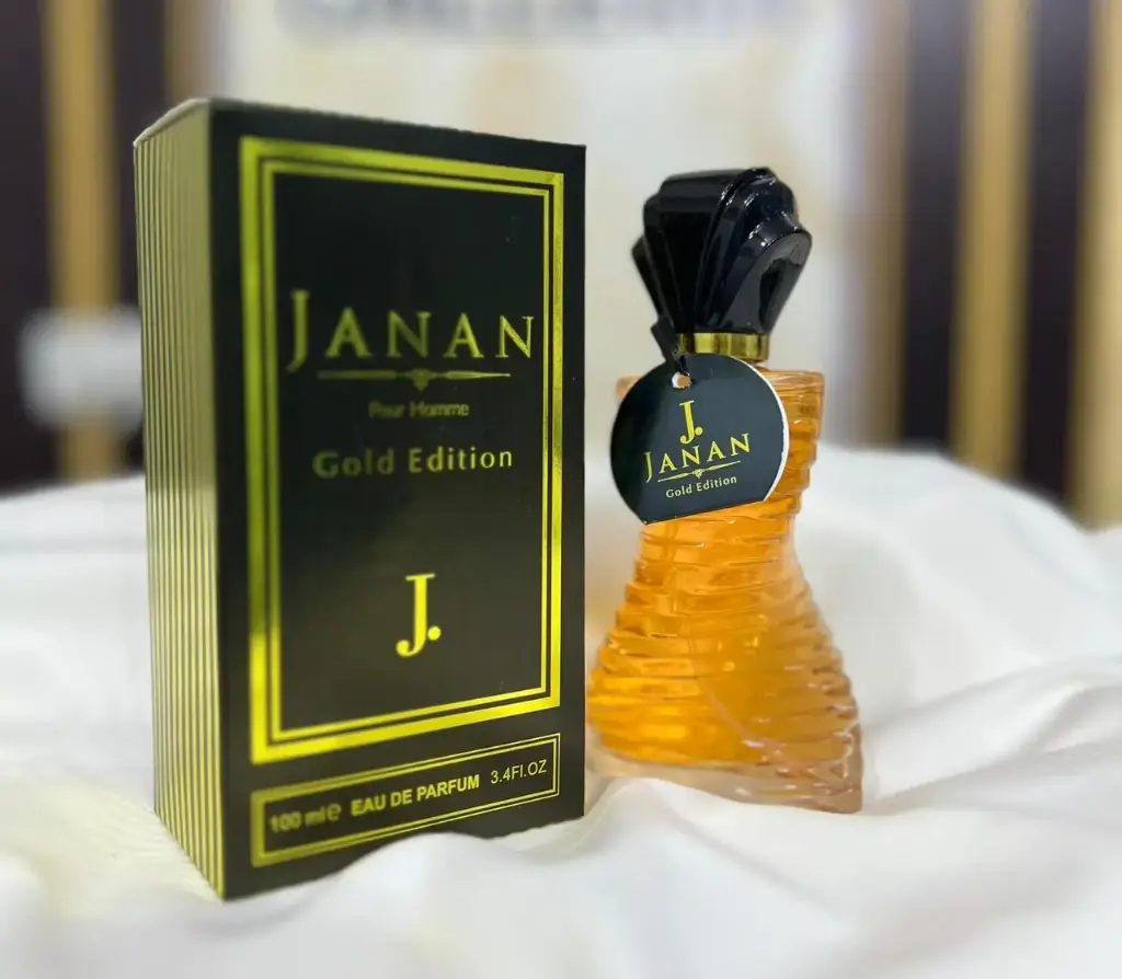 Junaid Jamshed – Iconic Fragrance Experience the timeless charm of Dior Sauvage, a perfect blend of freshness, warmth, and sophistication.  🌿 Fragrance Profile  Fresh & Juicy Calabrian Bergamot Sensual Papua New Guinean Vanilla Smoky Patchouli, Earthy Vetiver, Warm Amber  Long-lasting scent Premium bottle design Perfect for any occasion For Both Male Female