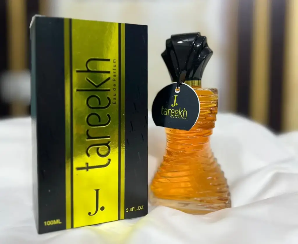 Junaid Jamshed – Iconic Fragrance Experience the timeless charm of Dior Sauvage, a perfect blend of freshness, warmth, and sophistication.  🌿 Fragrance Profile  Fresh & Juicy Calabrian Bergamot Sensual Papua New Guinean Vanilla Smoky Patchouli, Earthy Vetiver, Warm Amber  Long-lasting scent Premium bottle design Perfect for any occasion For Both Male Female