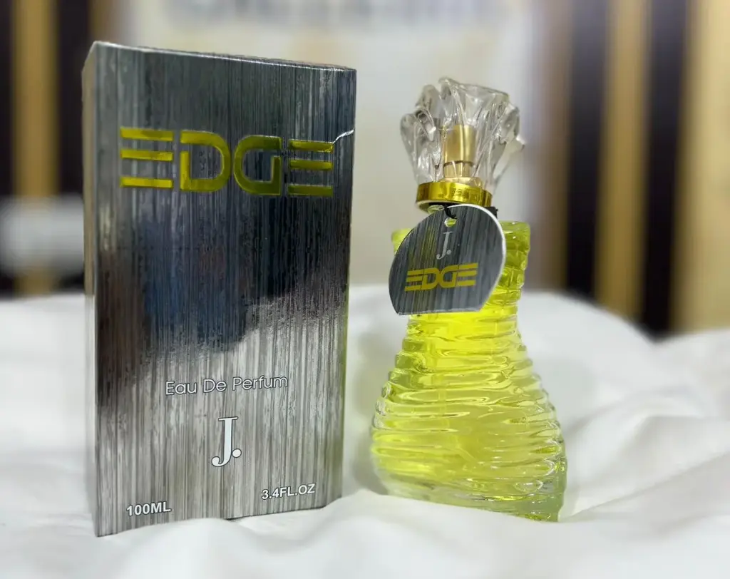 Junaid Jamshed – Iconic Fragrance Experience the timeless charm of Dior Sauvage, a perfect blend of freshness, warmth, and sophistication.  🌿 Fragrance Profile  Fresh & Juicy Calabrian Bergamot Sensual Papua New Guinean Vanilla Smoky Patchouli, Earthy Vetiver, Warm Amber  Long-lasting scent Premium bottle design Perfect for any occasion For Both Male Female